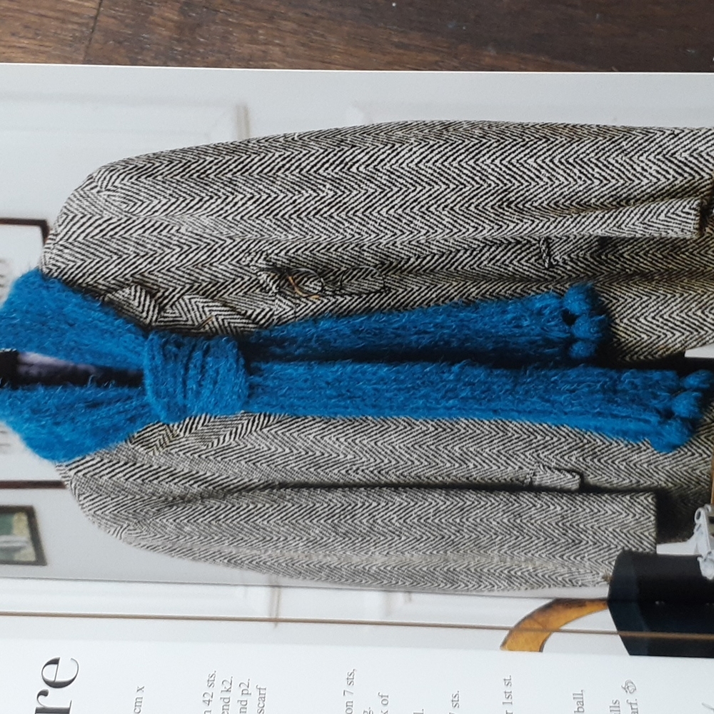 Nicky Epstein's Signature Scarves Dazzling Designs to Knit Scarf Pattern… - Picture 9 of 10